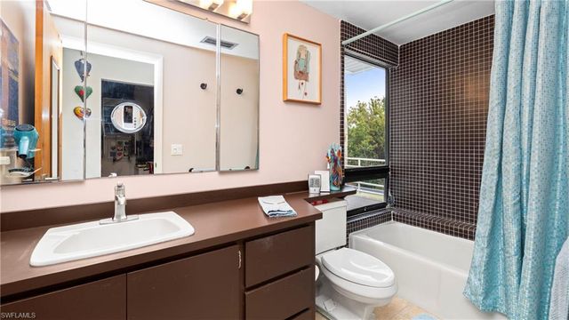 1215 Caloosa DR, Fort Myers, FL 33901