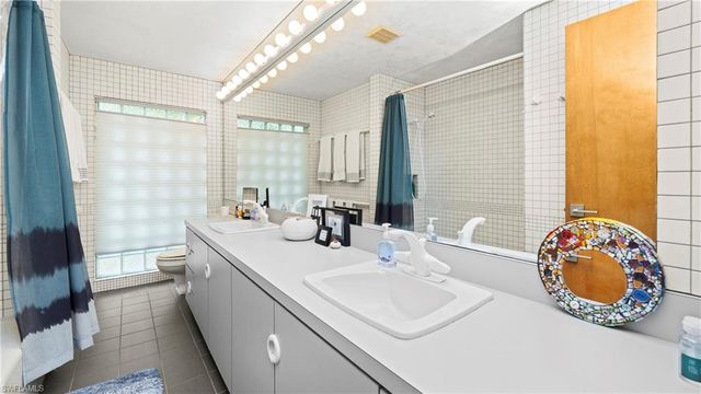 1215 Caloosa DR, Fort Myers, FL 33901