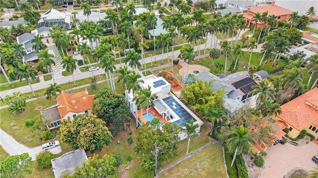 1215 Caloosa DR, Fort Myers, FL 33901