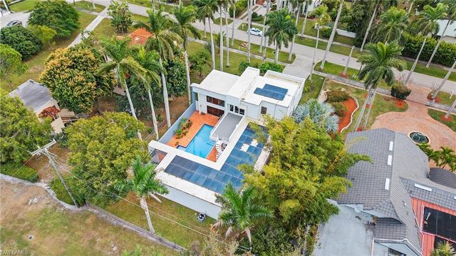 1215 Caloosa DR, Fort Myers, FL 33901