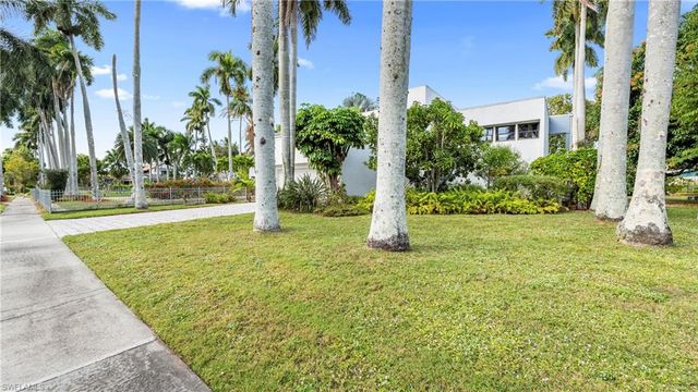 1215 Caloosa DR, Fort Myers, FL 33901