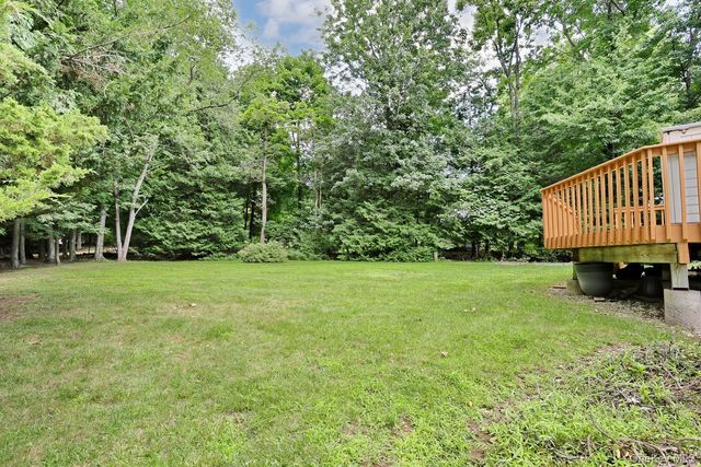 160 Pascack Road, Chestnut Ridge, NY 10965