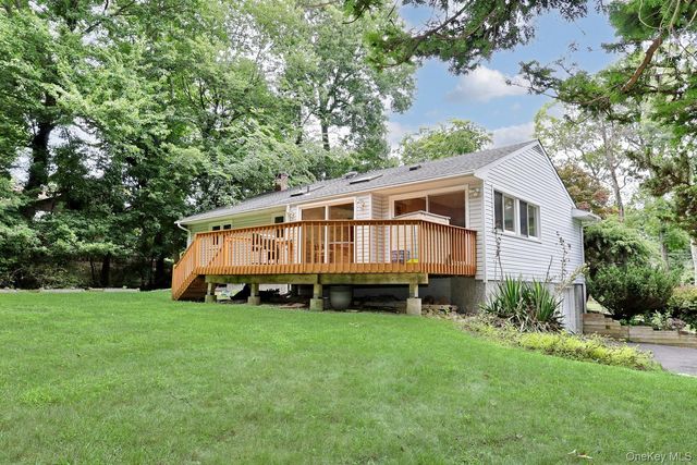 160 Pascack Road, Chestnut Ridge, NY 10965