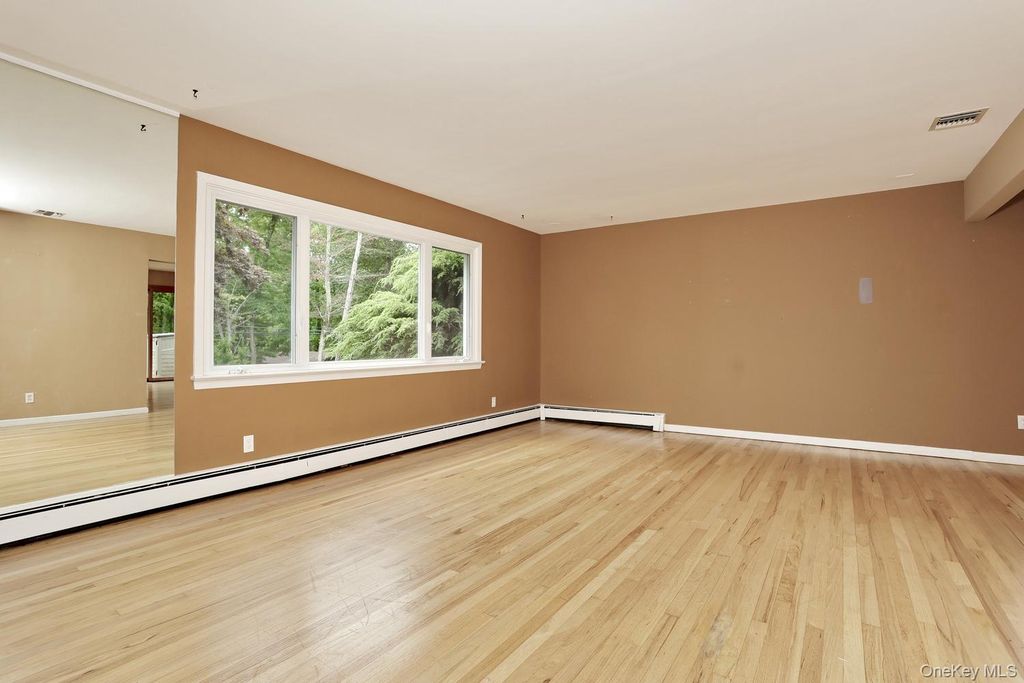 160 Pascack Road, Chestnut Ridge, NY 10965 — photo 5