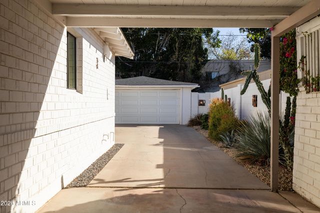 1517 E PINCHOT Avenue, Phoenix, AZ 85014