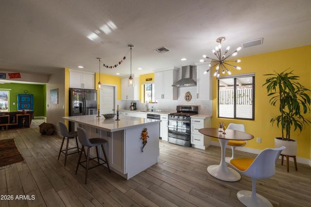 1517 E PINCHOT Avenue, Phoenix, AZ 85014