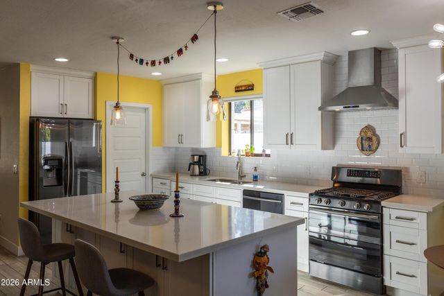 1517 E PINCHOT Avenue, Phoenix, AZ 85014