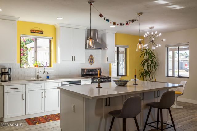 1517 E PINCHOT Avenue, Phoenix, AZ 85014