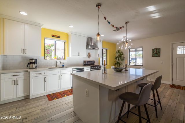 1517 E PINCHOT Avenue, Phoenix, AZ 85014