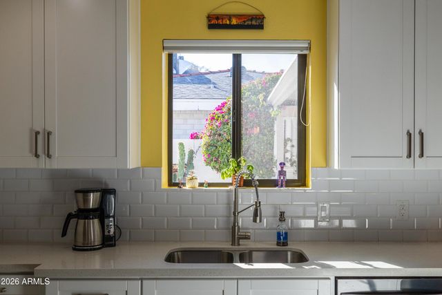 1517 E PINCHOT Avenue, Phoenix, AZ 85014