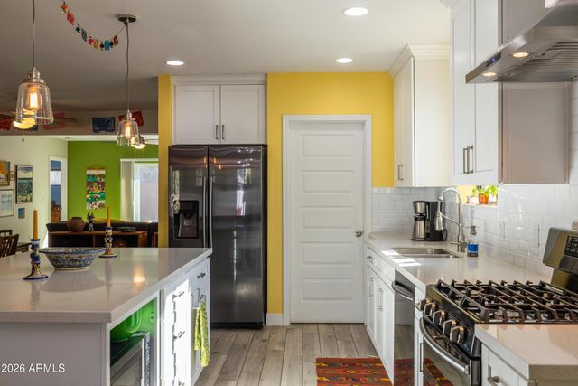 1517 E PINCHOT Avenue, Phoenix, AZ 85014