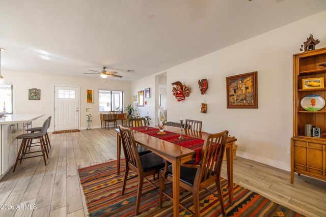 1517 E PINCHOT Avenue, Phoenix, AZ 85014