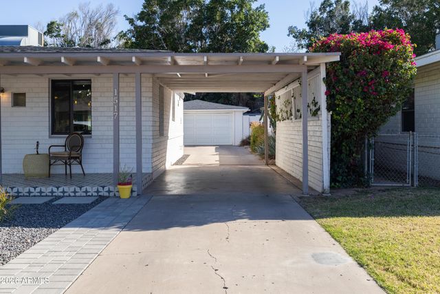 1517 E PINCHOT Avenue, Phoenix, AZ 85014