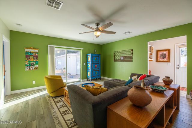 1517 E PINCHOT Avenue, Phoenix, AZ 85014