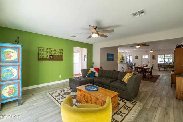 1517 E PINCHOT Avenue, Phoenix, AZ 85014