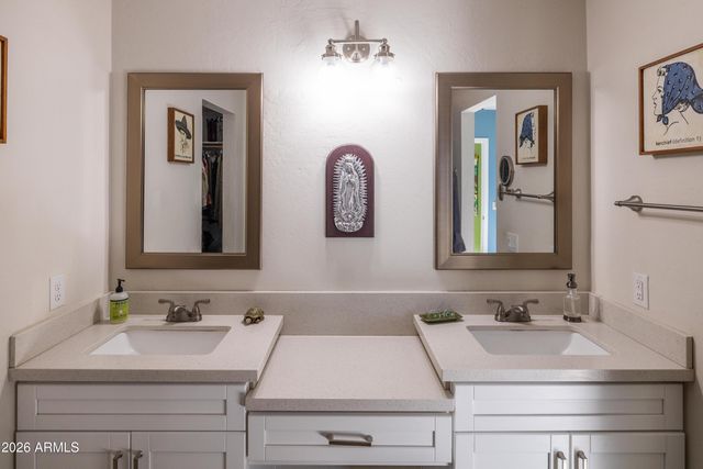 1517 E PINCHOT Avenue, Phoenix, AZ 85014