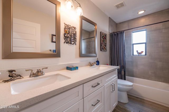 1517 E PINCHOT Avenue, Phoenix, AZ 85014