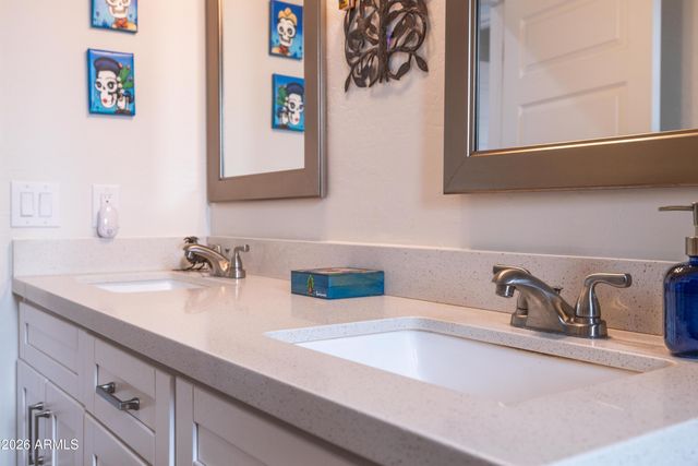 1517 E PINCHOT Avenue, Phoenix, AZ 85014