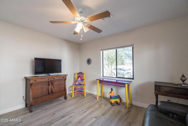 1517 E PINCHOT Avenue, Phoenix, AZ 85014