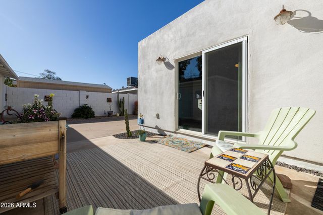 1517 E PINCHOT Avenue, Phoenix, AZ 85014