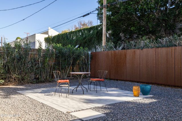 1517 E PINCHOT Avenue, Phoenix, AZ 85014