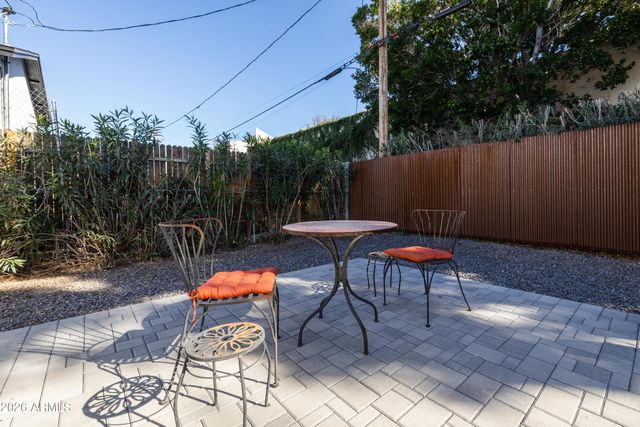 1517 E PINCHOT Avenue, Phoenix, AZ 85014