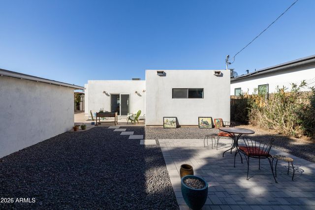 1517 E PINCHOT Avenue, Phoenix, AZ 85014