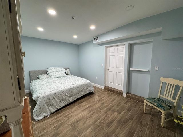 7050 48TH STREET N, Pinellas Park, FL 33781