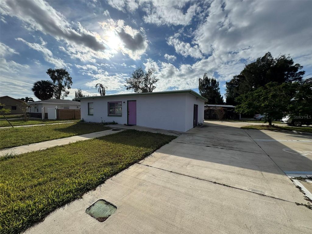7050 48TH STREET N, Pinellas Park, FL 33781