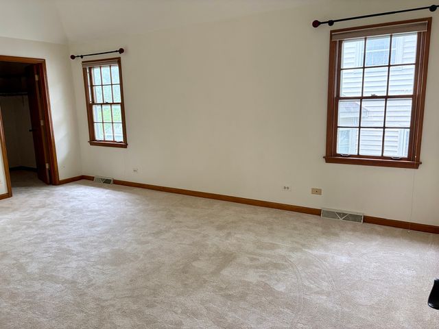 244 Knoll Street, Wheaton, IL 60187