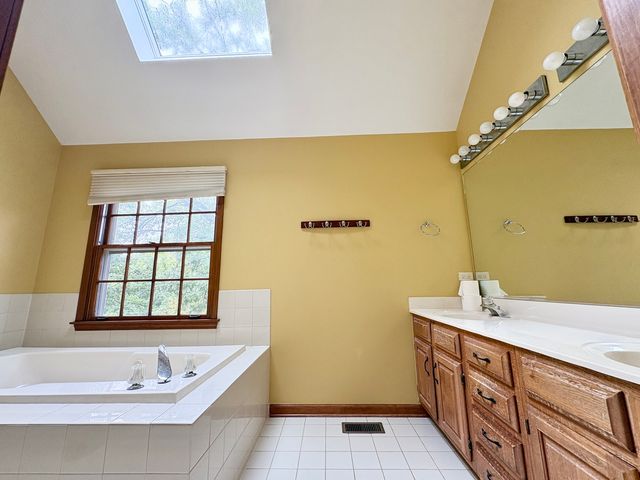 244 Knoll Street, Wheaton, IL 60187