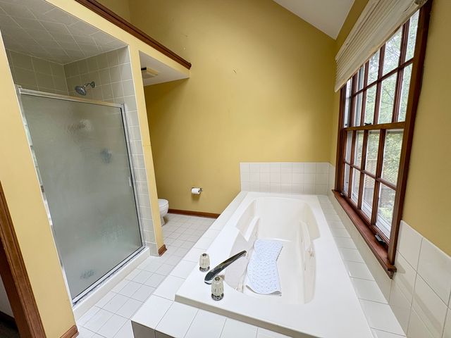 244 Knoll Street, Wheaton, IL 60187