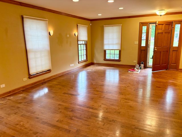 244 Knoll Street, Wheaton, IL 60187