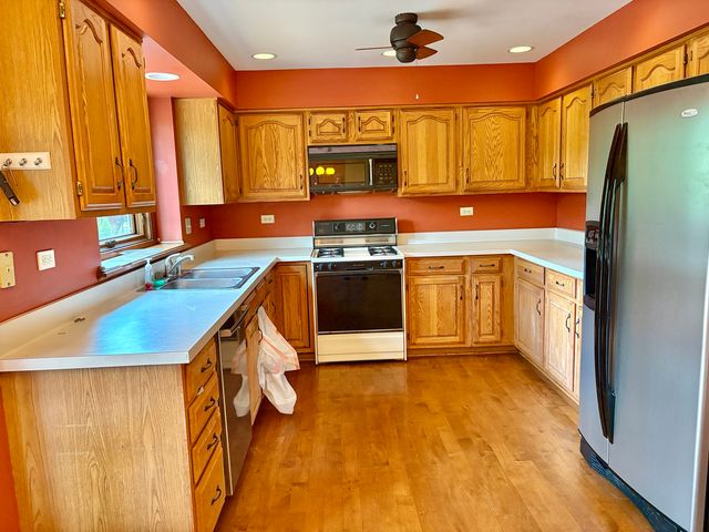 244 Knoll Street, Wheaton, IL 60187
