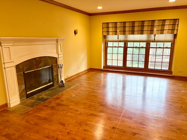 244 Knoll Street, Wheaton, IL 60187