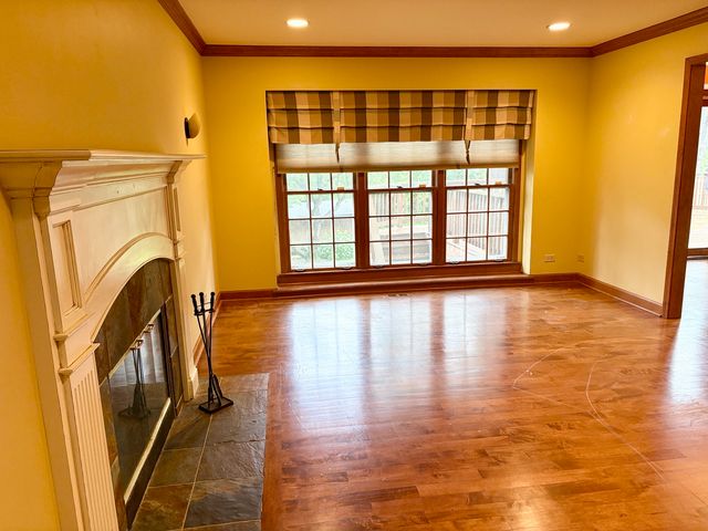 244 Knoll Street, Wheaton, IL 60187