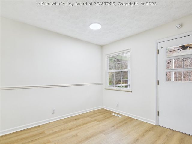 4944 Washington Street W, Charleston, WV 25313