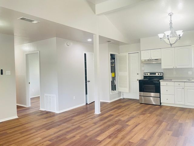 1905 Brookview Drive, Arlington, TX 76010