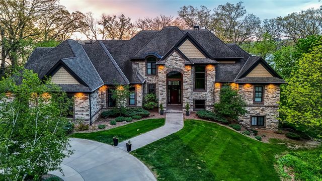 3220 Ever Tree Lane NE, Solon, IA 52333