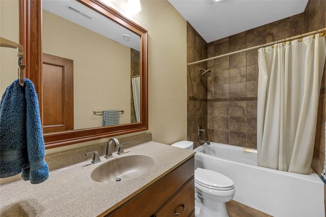 3220 Ever Tree Lane NE, Solon, IA 52333