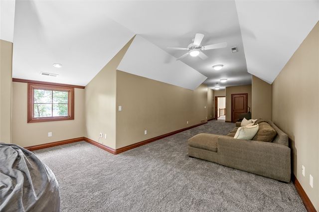 3220 Ever Tree Lane NE, Solon, IA 52333