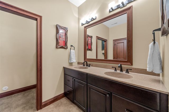 3220 Ever Tree Lane NE, Solon, IA 52333