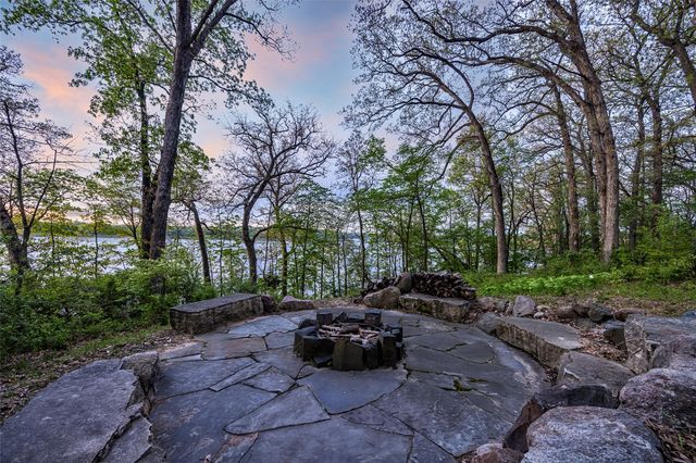 3220 Ever Tree Lane NE, Solon, IA 52333