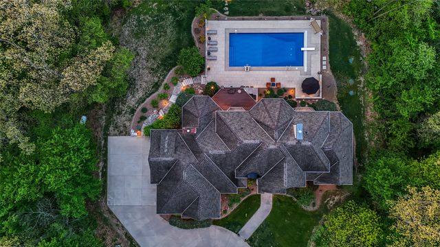 3220 Ever Tree Lane NE, Solon, IA 52333