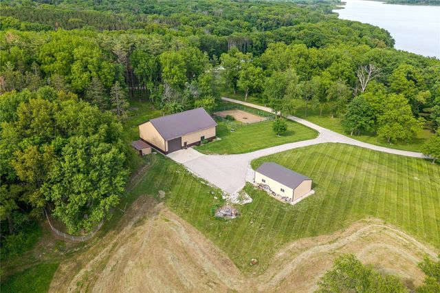 3220 Ever Tree Lane NE, Solon, IA 52333