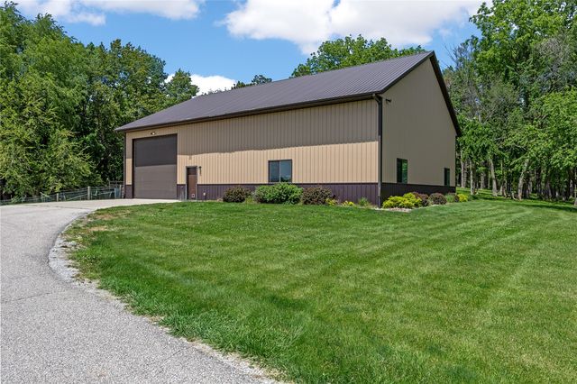 3220 Ever Tree Lane NE, Solon, IA 52333