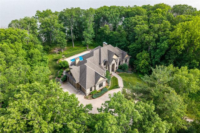 3220 Ever Tree Lane NE, Solon, IA 52333
