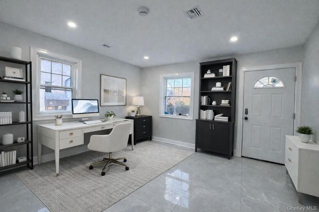 32 Berkshire Road, Great Neck, NY 11023