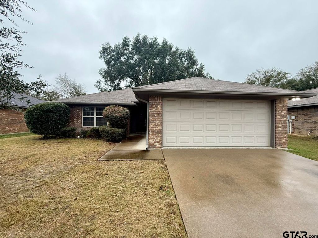 19412 King Ranch Dr., Flint, TX 75762