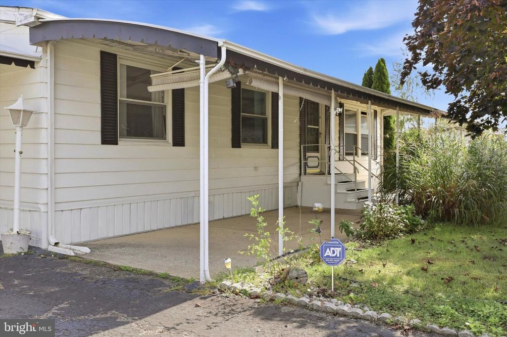 6 HOLLY DR, SICKLERVILLE, NJ 08081 — photo 2